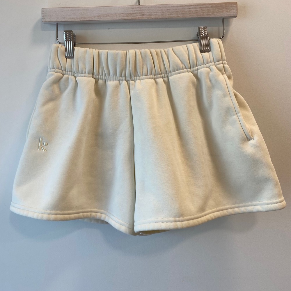 Kamo Sweat Shorts Womens Small Cream Fleece Elastic Waist Pocket Logo Casual